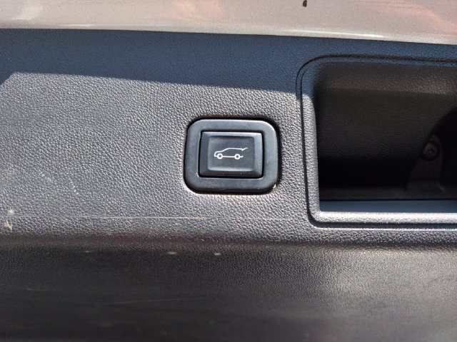 Used 2022 GMC Terrain SLT FWD image 22