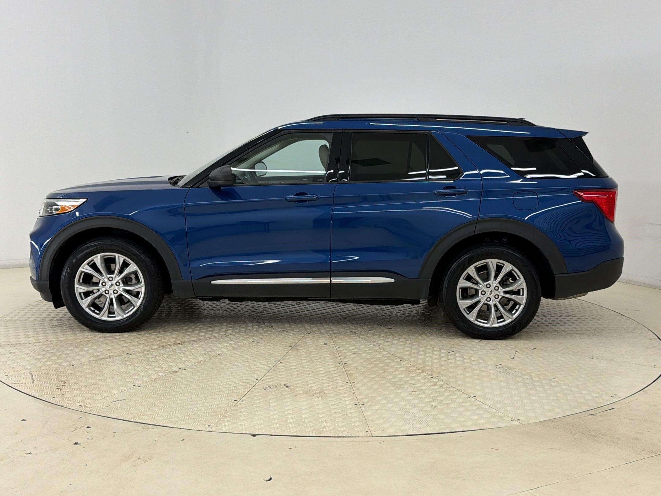 Certified 2020 Ford Explorer XLT w/ Equipment Group 202A AWD/4WD video 2