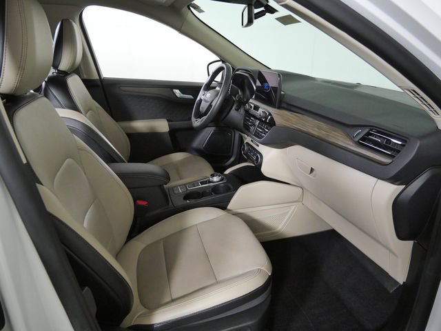 Certified 2020 Ford Escape Titanium AWD/4WD image 12