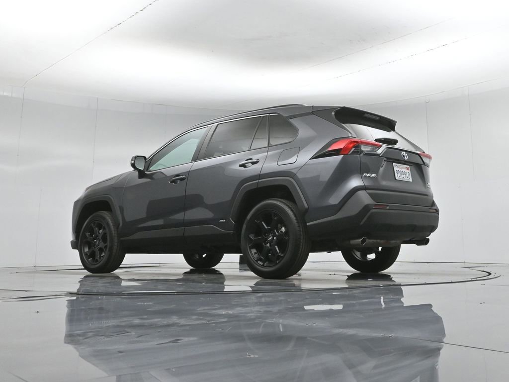 Used 2022 Toyota RAV4 XLE Premium image 19