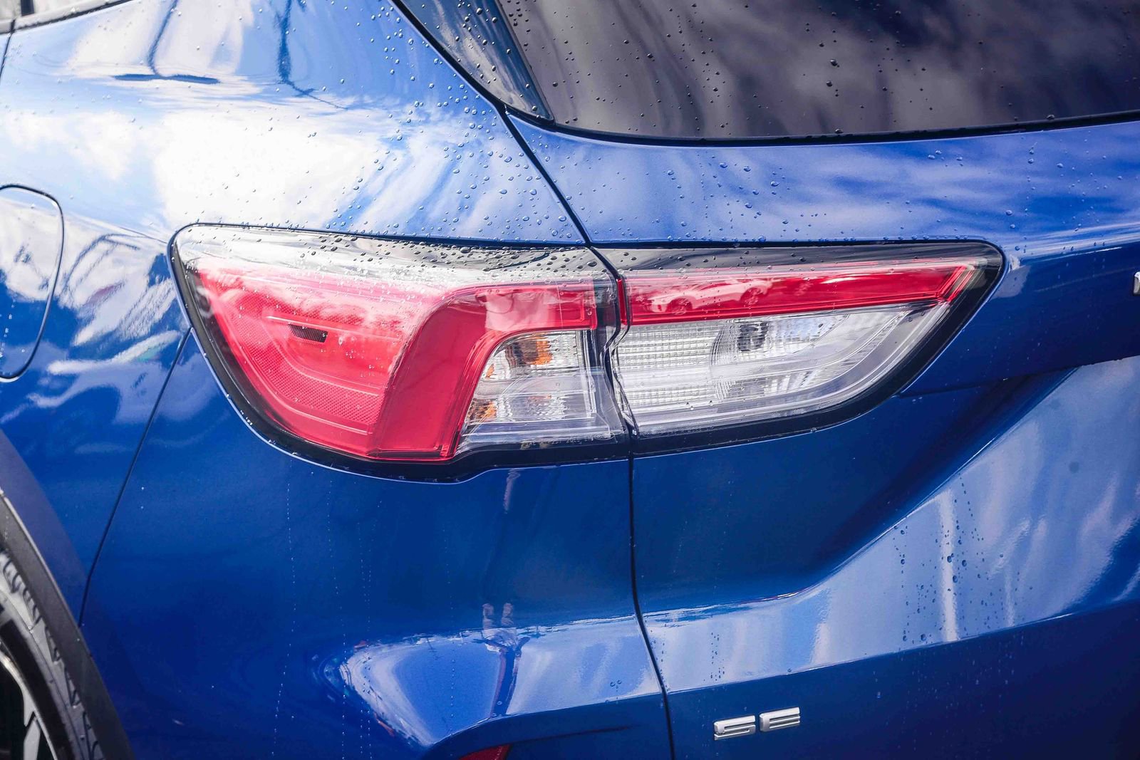 Certified 2022 Ford Escape SE w/ SE Sport Appearance Package image 7