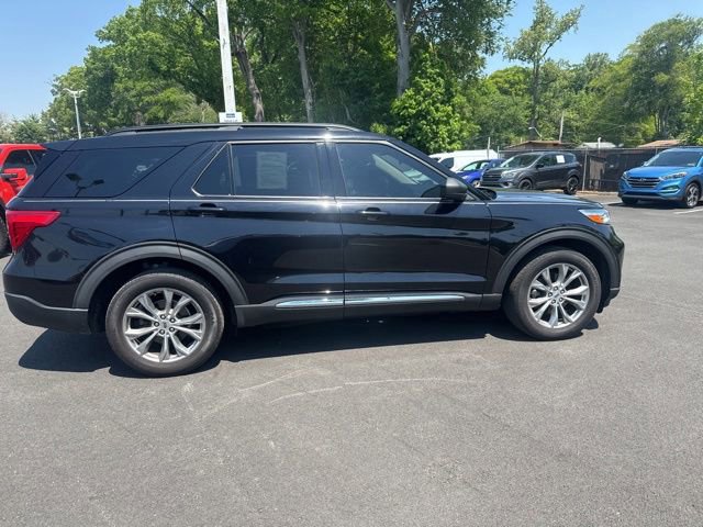 Certified 2021 Ford Explorer XLT w/ Equipment Group 202A AWD/4WD image 9