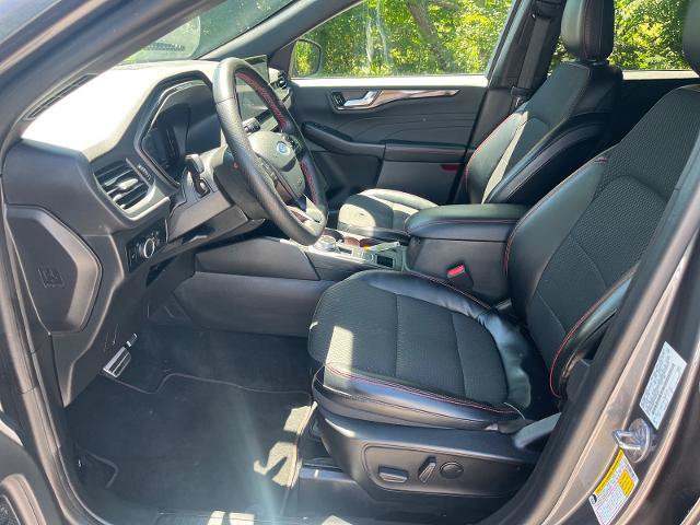 Certified 2023 Ford Escape ST-Line w/ Tech Pack #1 AWD/4WD image 17