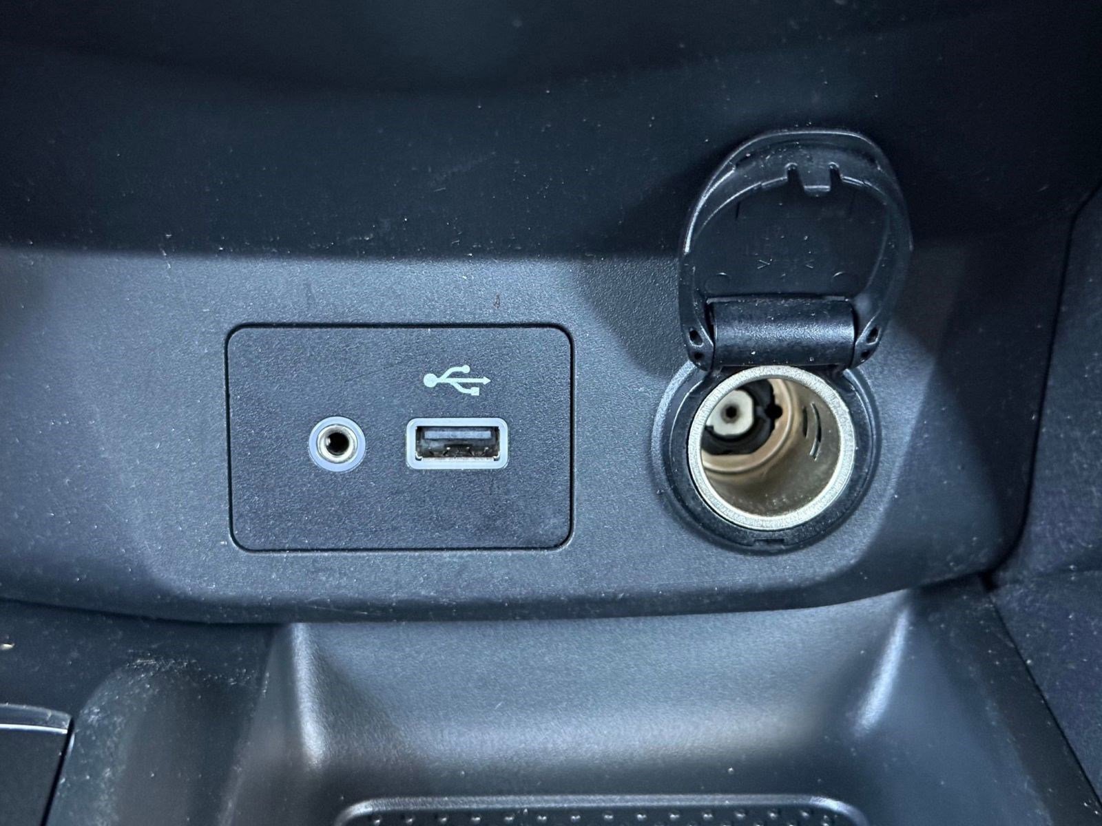 Used 2019 Nissan Rogue SV w/ Premium Package FWD image 30