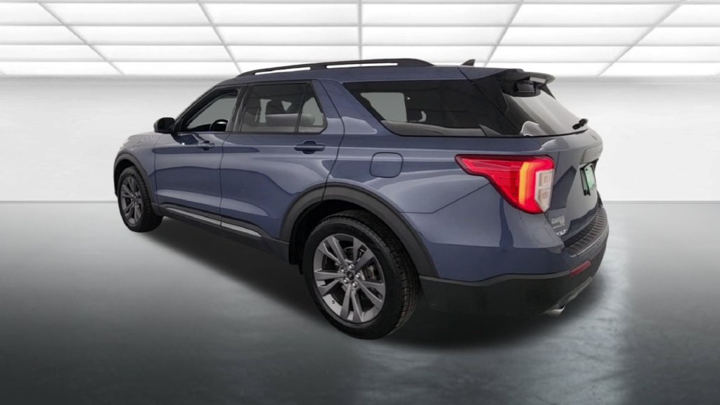 Certified 2021 Ford Explorer XLT w/ Equipment Group 202A AWD/4WD image 6