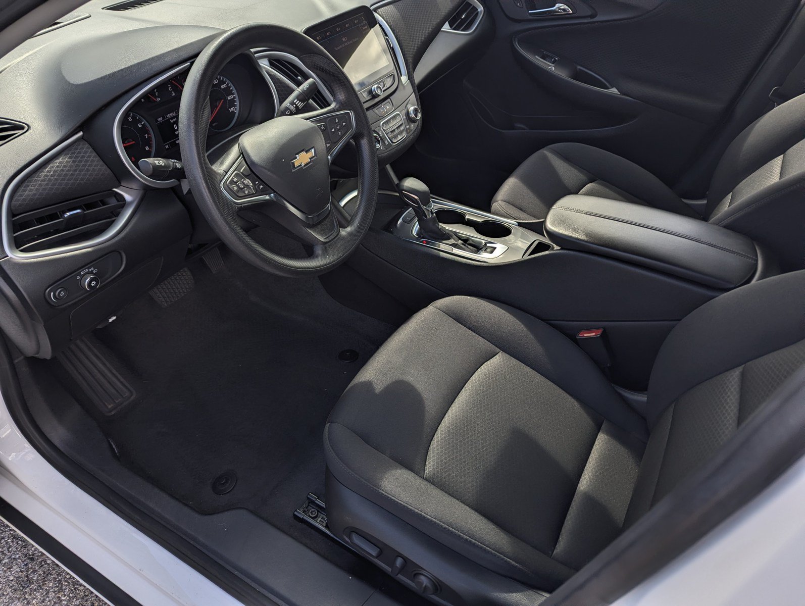 Used 2024 Chevrolet Malibu LT FWD image 8