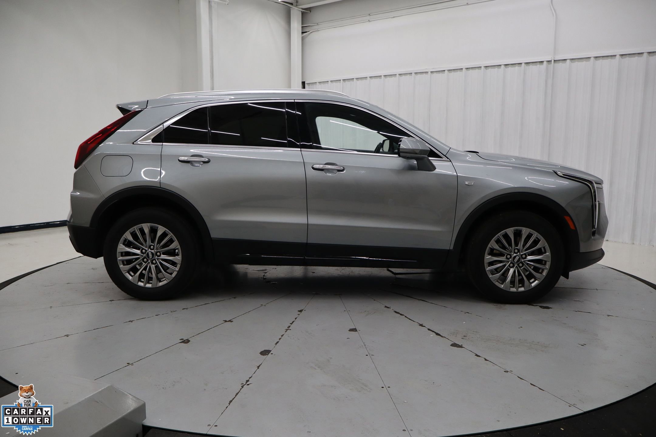 Used 2025 Cadillac XT4 Premium Luxury image 6