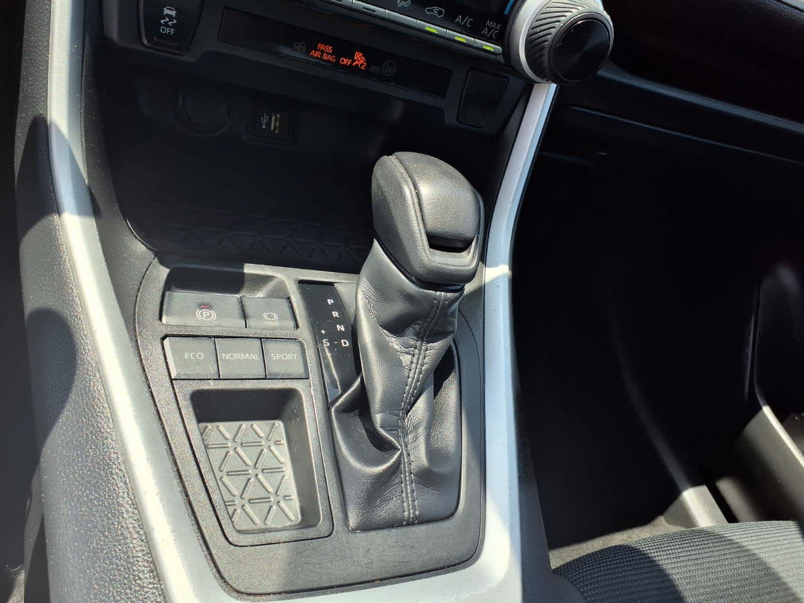 Used 2023 Toyota RAV4 LE FWD image 15