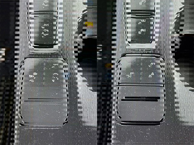 Certified 2022 Ford Escape SE w/ SE Sport Appearance Package image 20