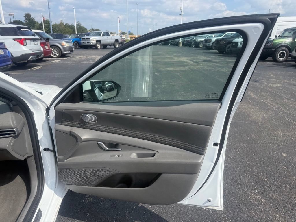 Used 2024 Hyundai Elantra SEL w/ Convenience Package FWD image 47