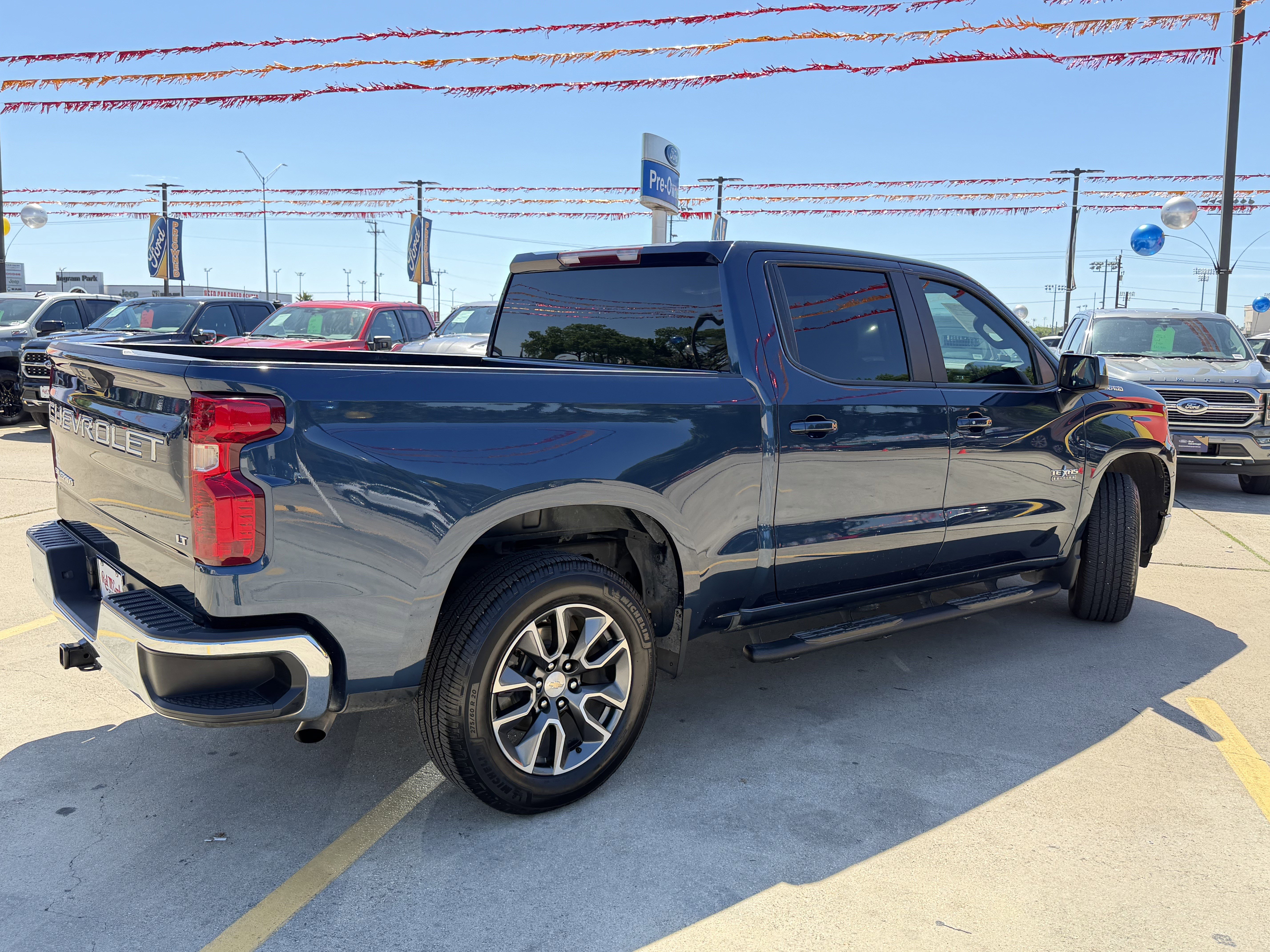 Used 2022 Chevrolet Silverado 1500 LT RWD image 7