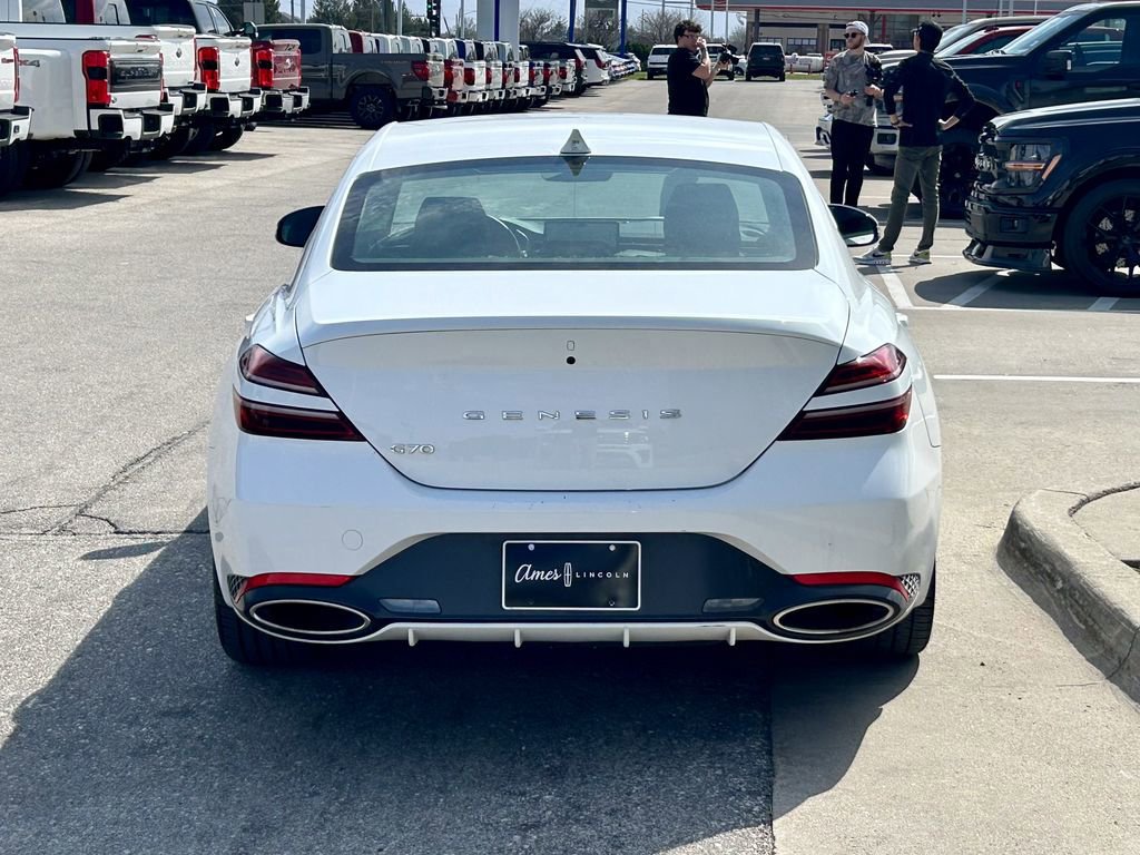 Used 2025 Genesis G70 2.5T image 2