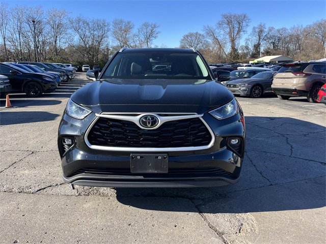 Used 2024 Toyota Highlander LE image 8