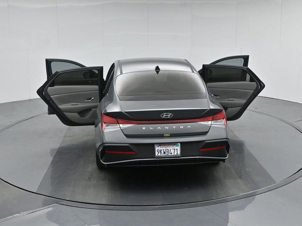Used 2024 Hyundai Elantra SEL image 43