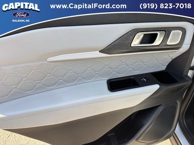 Certified 2025 Ford Explorer Platinum w/ Ultimate Package AWD/4WD image 17