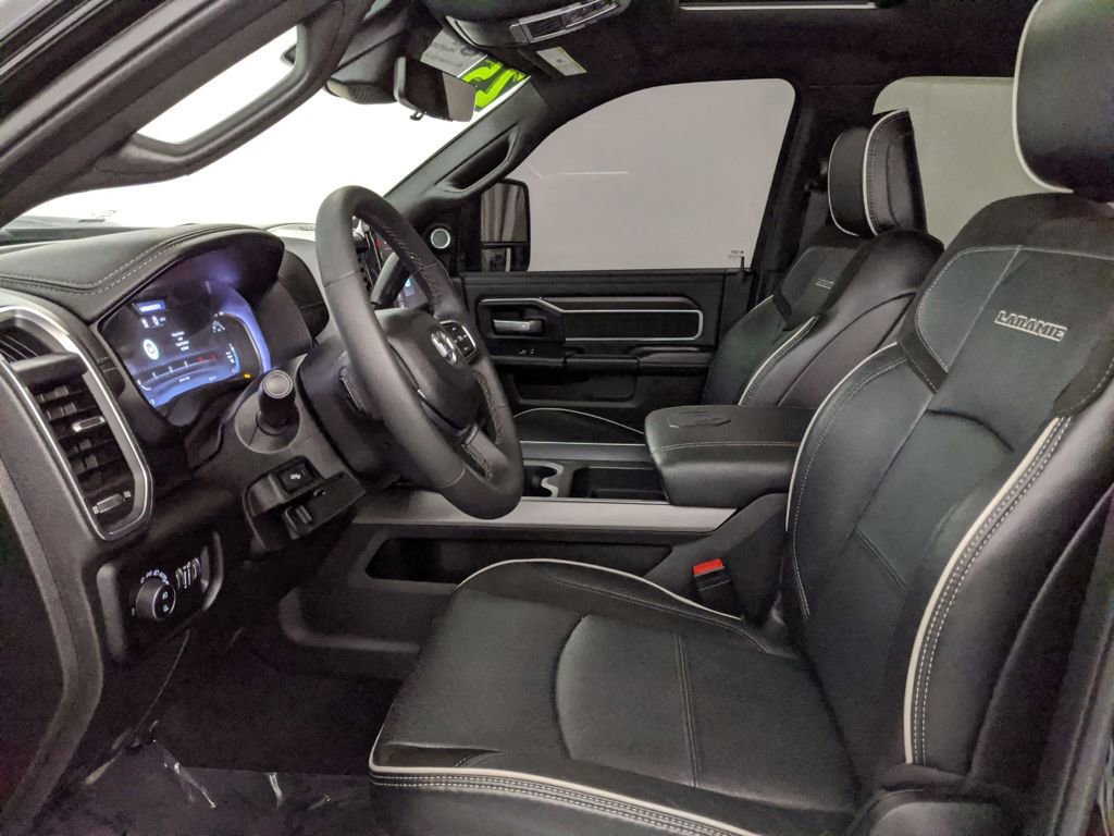 Used 2025 RAM 3500 Laramie image 24
