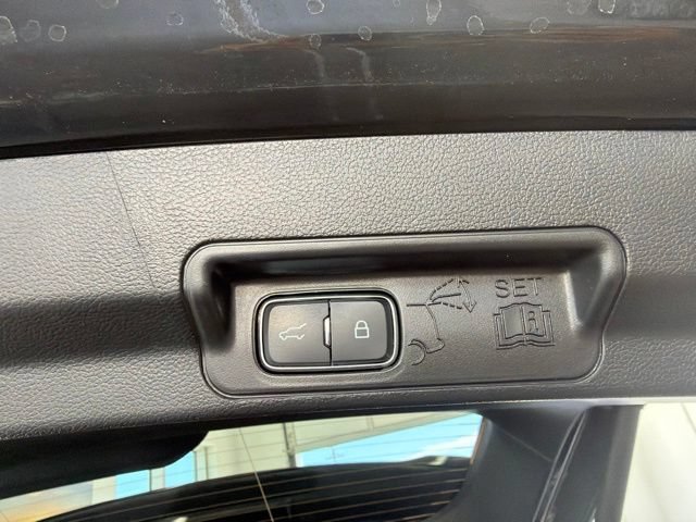 Certified 2025 Ford Explorer ST-Line AWD/4WD image 10