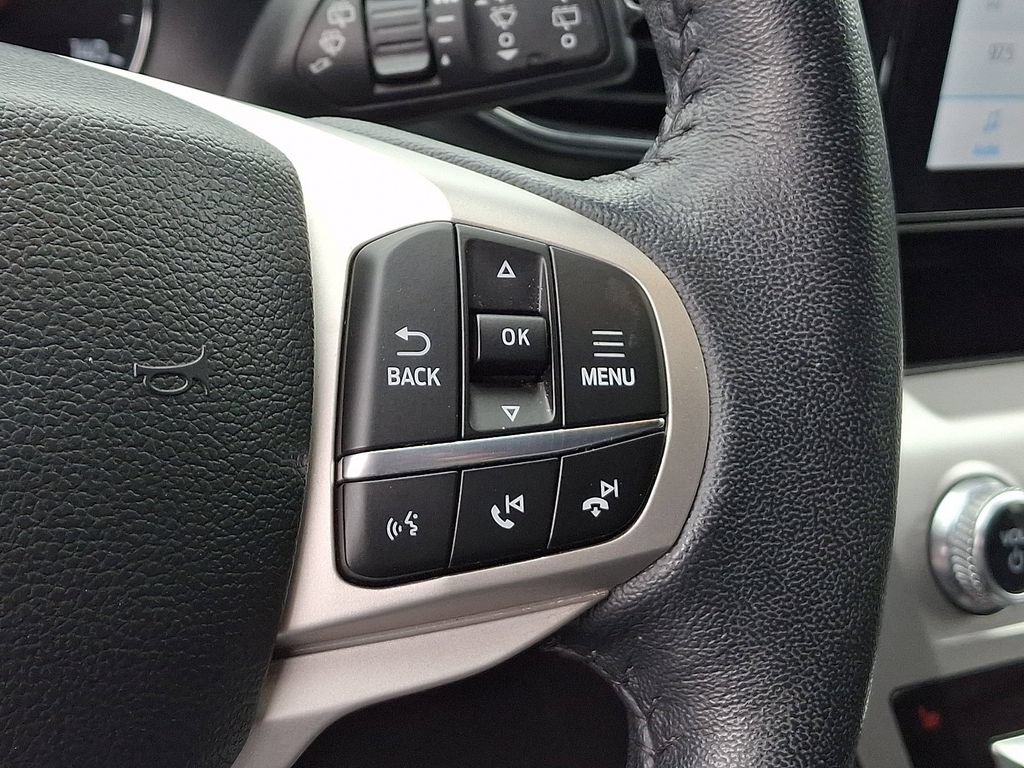 Certified 2022 Ford Explorer XLT w/ Equipment Group 202A AWD/4WD image 21