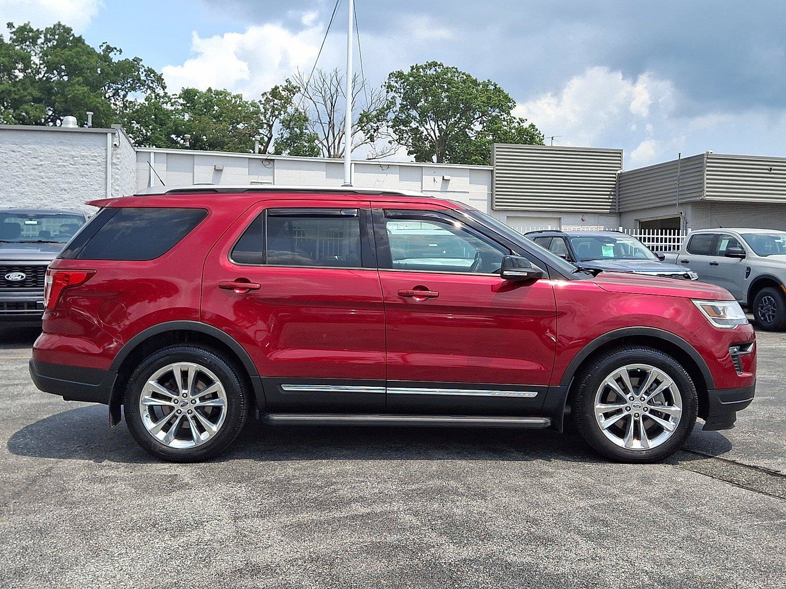 Certified 2018 Ford Explorer XLT w/ Equipment Group 202A AWD/4WD image 7