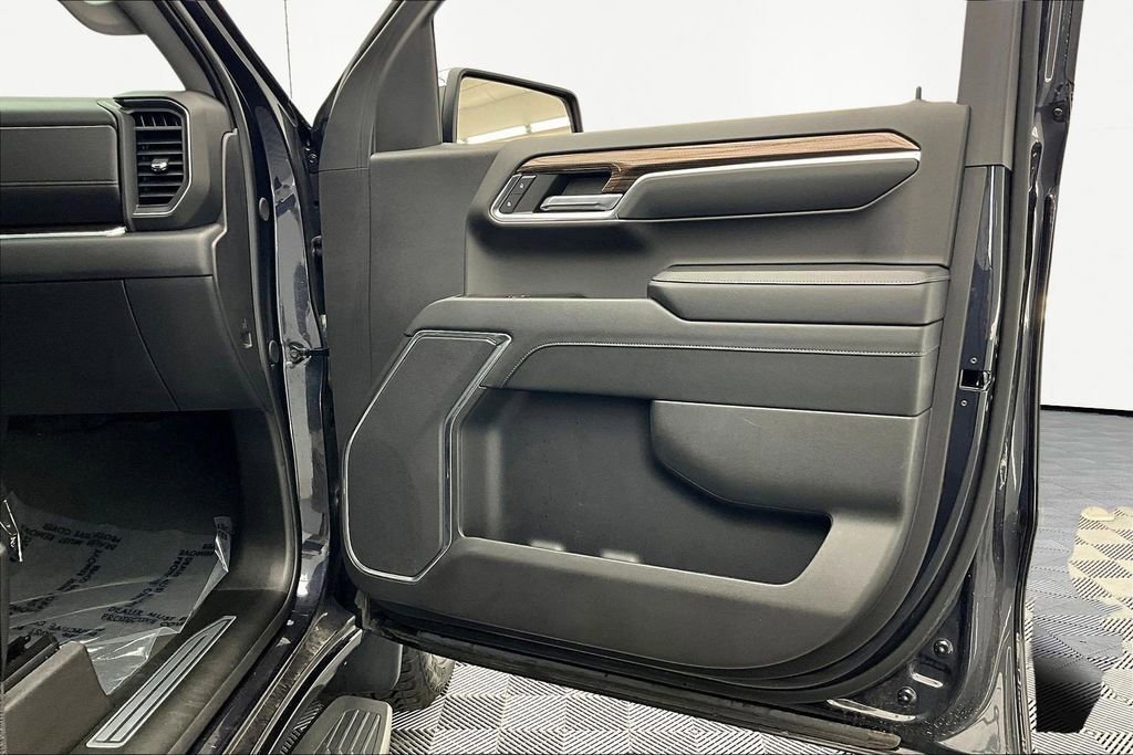 Used 2024 Chevrolet Silverado 1500 LT image 25