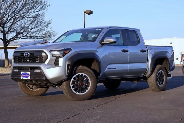 Used 2024 Toyota Tacoma TRD Off-Road image 17