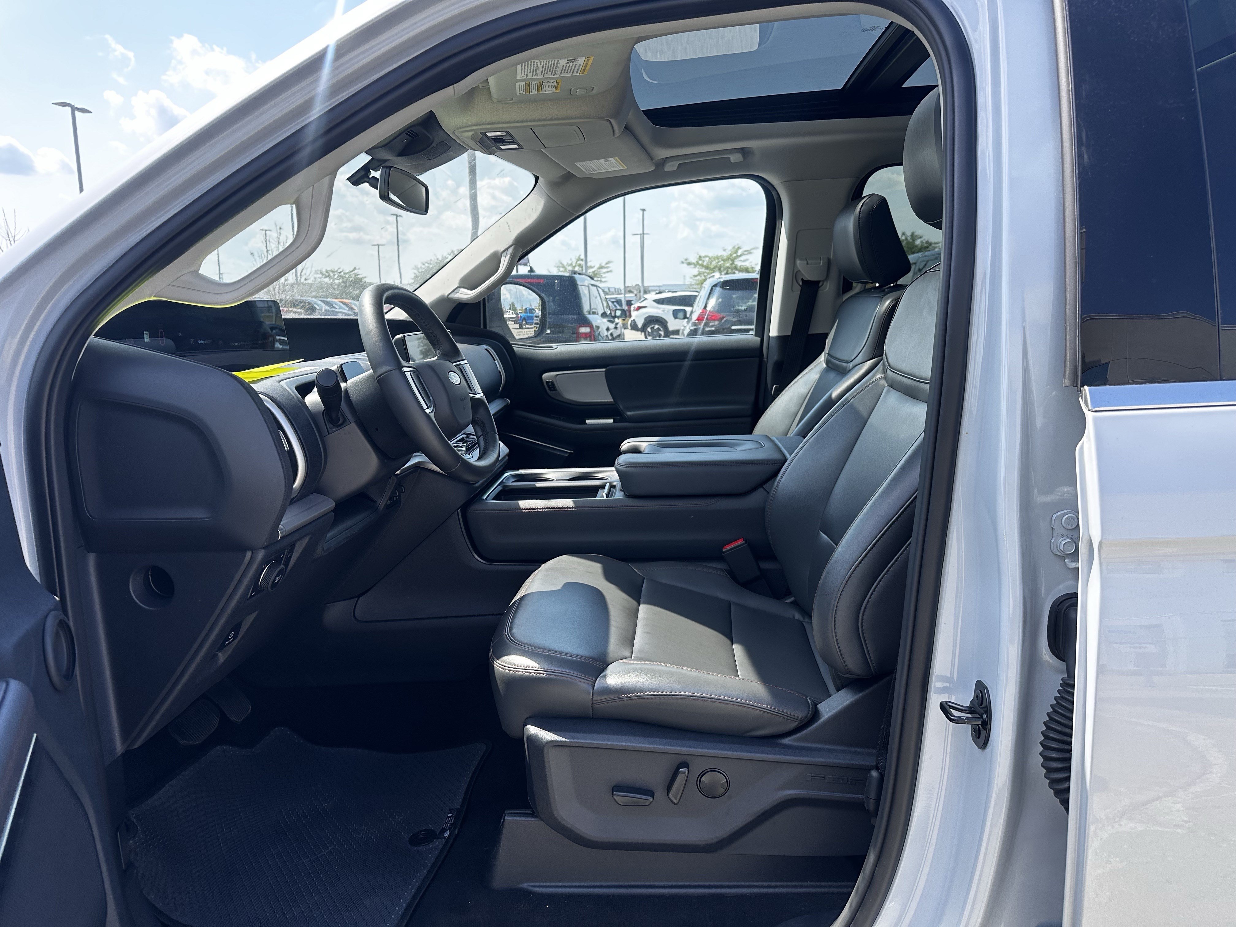 Certified 2025 Ford Expedition Active AWD/4WD image 8