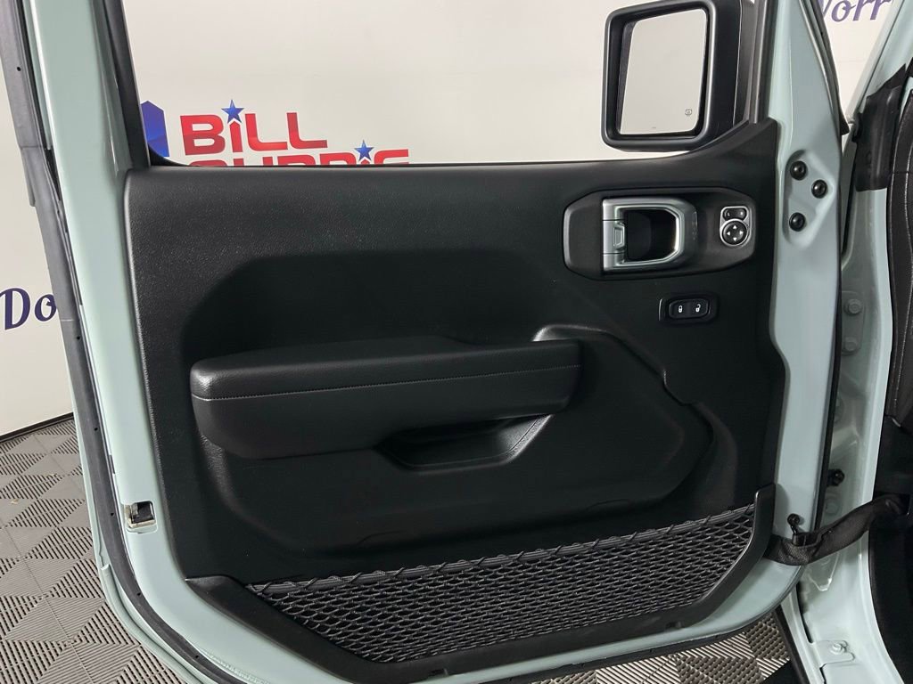 Used 2023 Jeep Wrangler Unlimited Rubicon AWD/4WD image 12