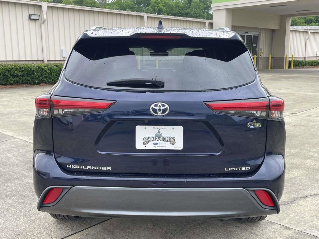Used 2021 Toyota Highlander Limited FWD image 4