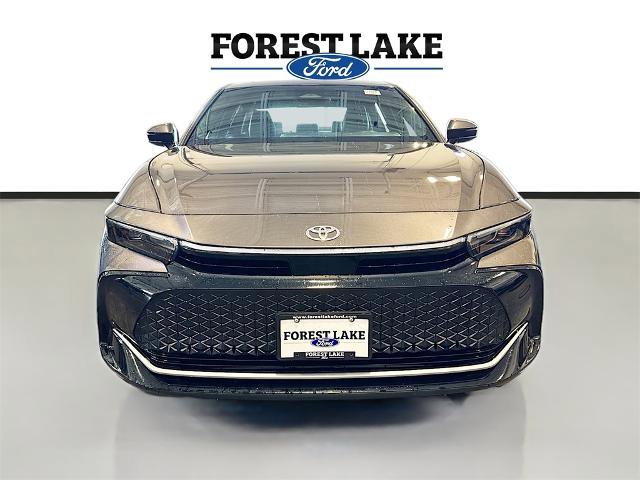 Used 2023 Toyota Crown XLE image 2