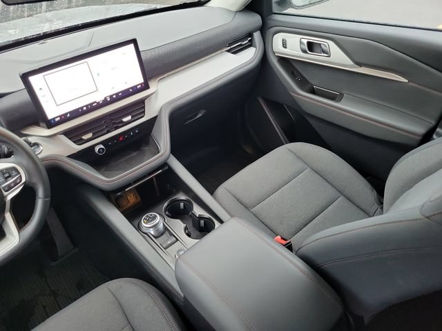 Certified 2025 Ford Explorer Active AWD/4WD image 30
