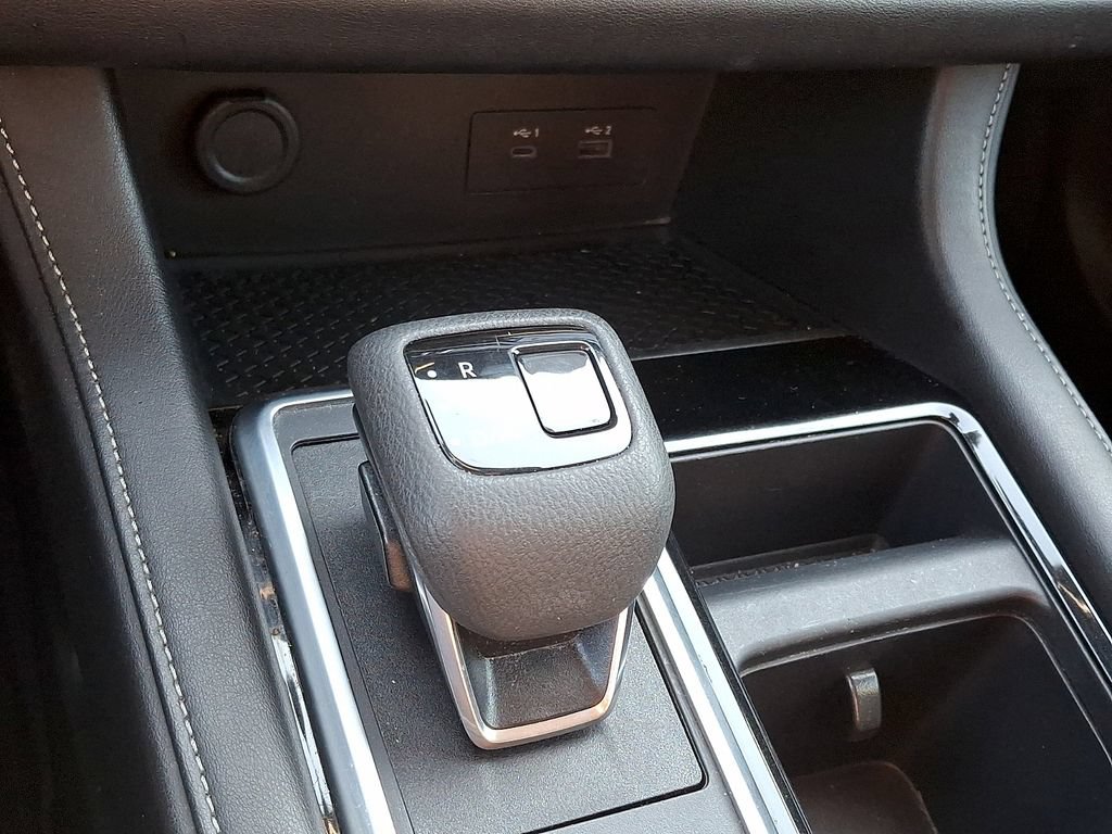 Used 2025 Nissan Pathfinder SV AWD/4WD image 14