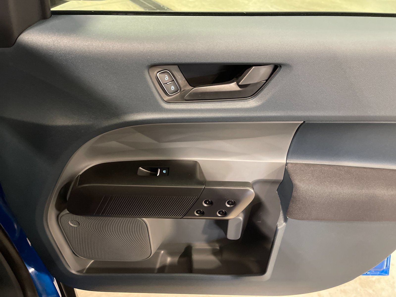 Certified 2025 Ford Maverick XL FWD image 18