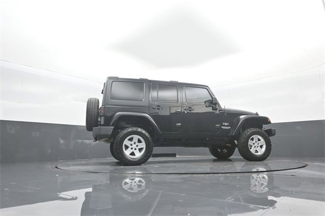 Used 2017 Jeep Wrangler Unlimited Sahara image 32