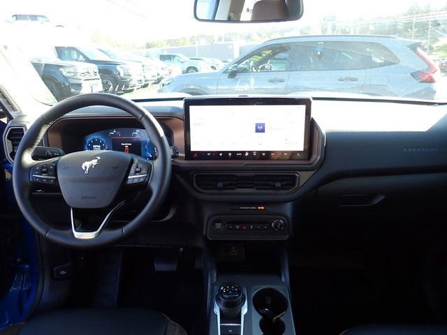 Certified 2025 Ford Bronco Sport Outer Banks w/ Outer Banks Tech Package+ AWD/4WD image 19