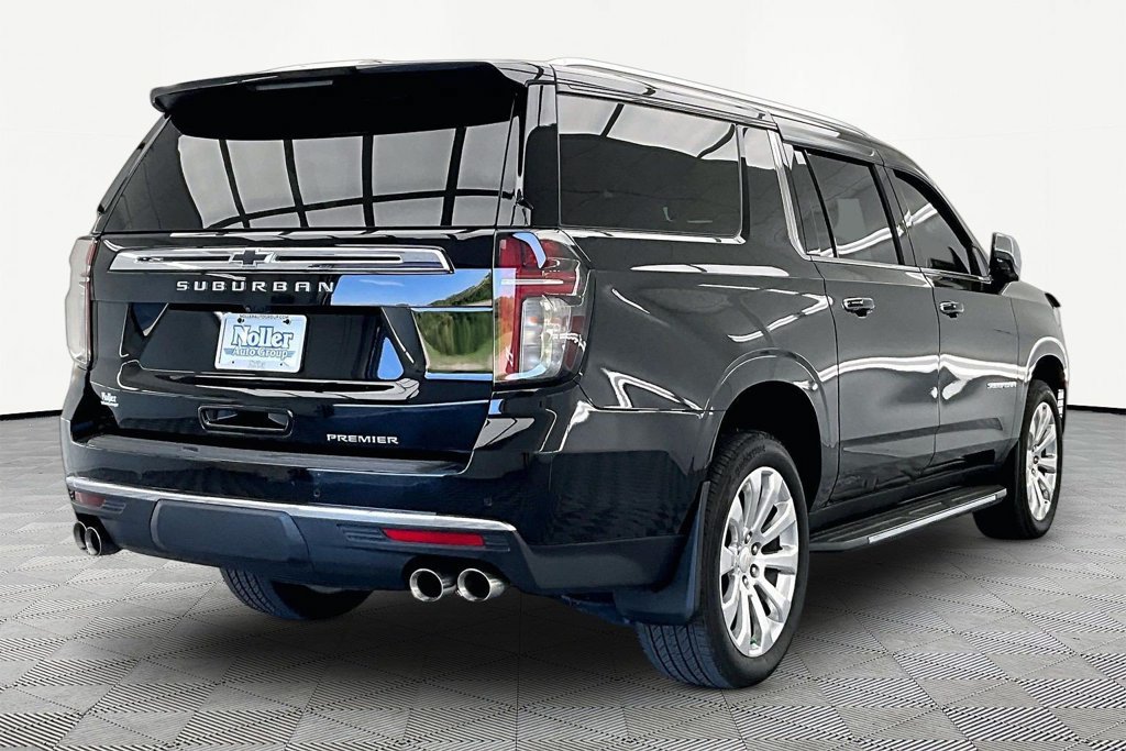Used 2024 Chevrolet Suburban Premier AWD/4WD image 2