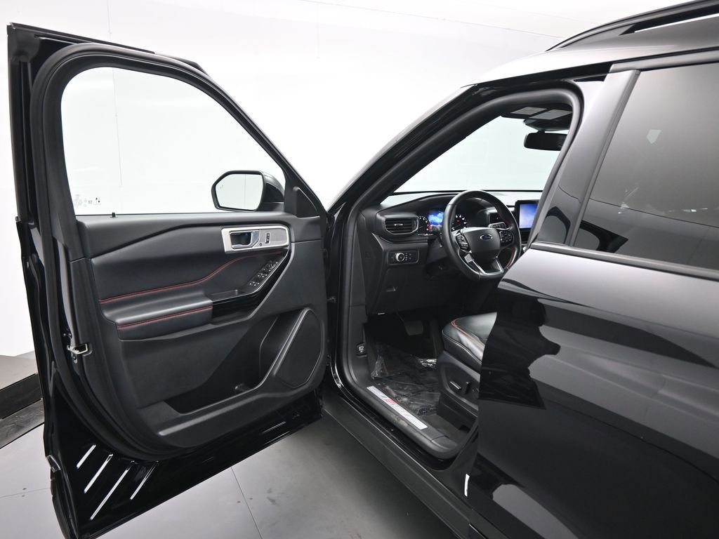 Certified 2022 Ford Explorer ST-Line w/ Class IV Trailer Tow Package image 9