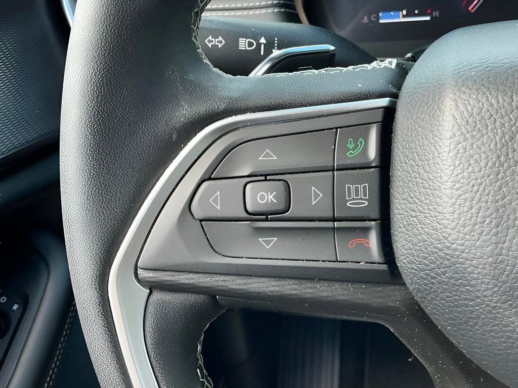 Used 2025 Jeep Grand Cherokee Laredo w/ Trailer Tow Package image 35