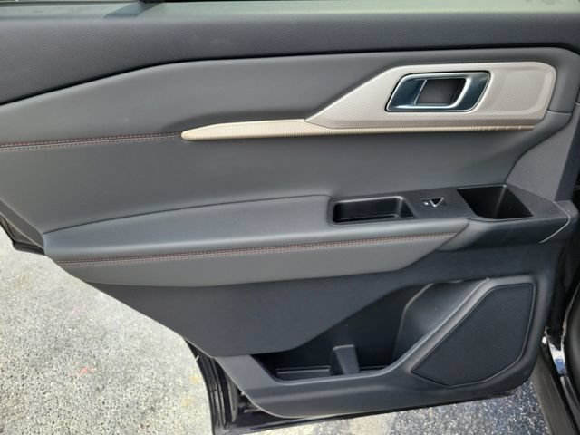 Certified 2025 Ford Explorer Active w/ Active Comfort Package RWD image 15