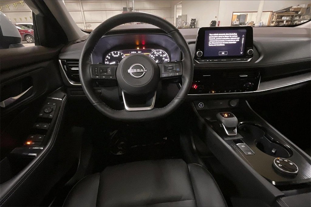 Used 2023 Nissan Rogue SV w/ SV Premium Package image 7