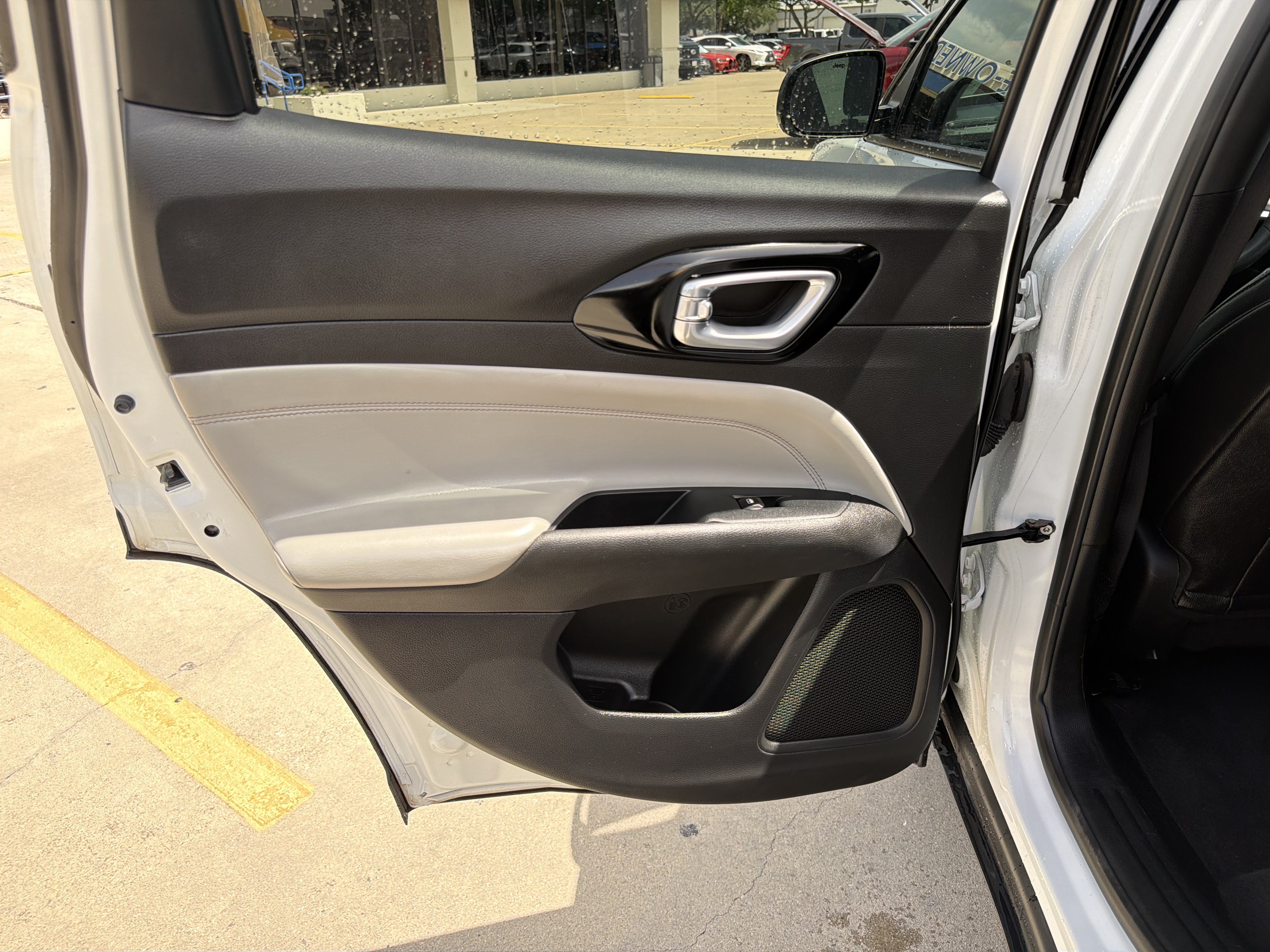 Used 2025 Jeep Compass Limited AWD/4WD image 15