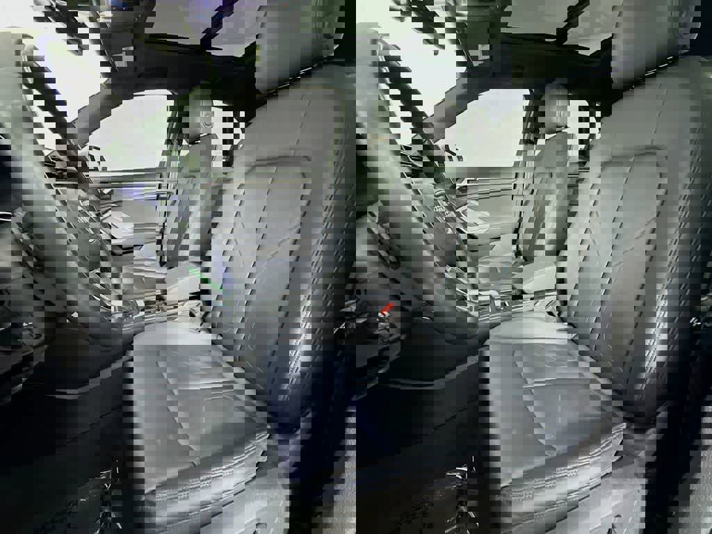 Used 2024 Audi Q3 2.0T Premium image 12