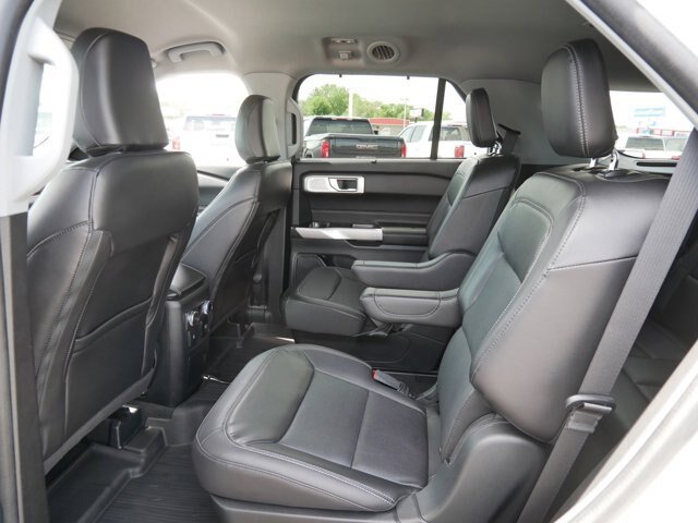 Certified 2022 Ford Explorer Limited w/ Limited Technology Package AWD/4WD image 12
