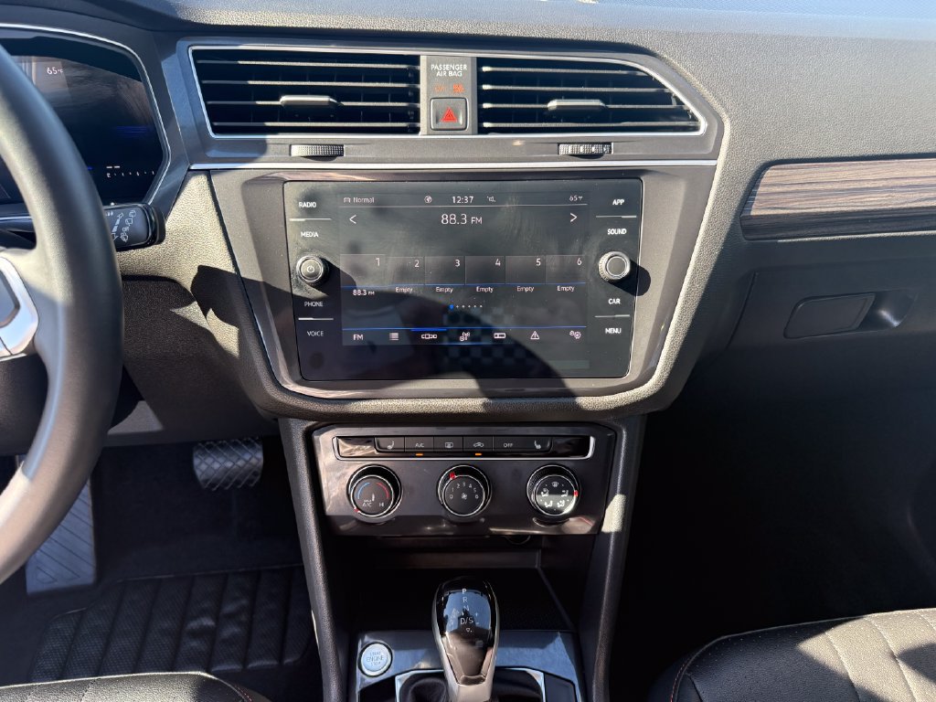Used 2024 Volkswagen Tiguan Wolfsburg Edition AWD/4WD image 27
