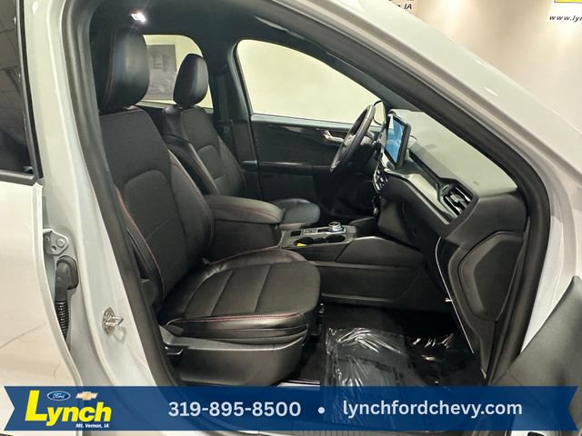 Certified 2025 Ford Escape ST-Line Select w/ Tech Pack #1 AWD/4WD image 8