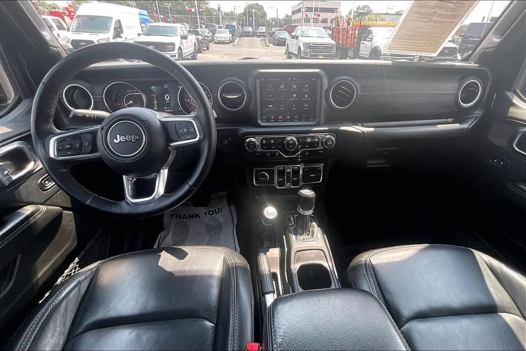 Used 2018 Jeep Wrangler Unlimited Sahara AWD/4WD image 13