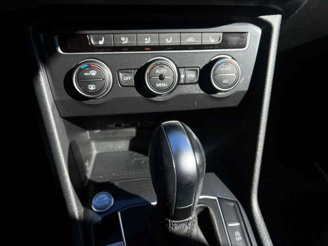 Used 2020 Volkswagen Tiguan SE w/ Panoramic Sunroof Package image 24