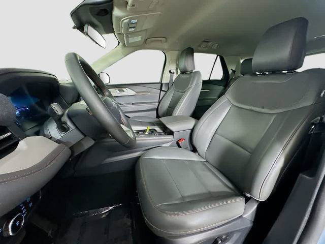 Certified 2025 Ford Explorer Active w/ Active Comfort Package RWD image 12