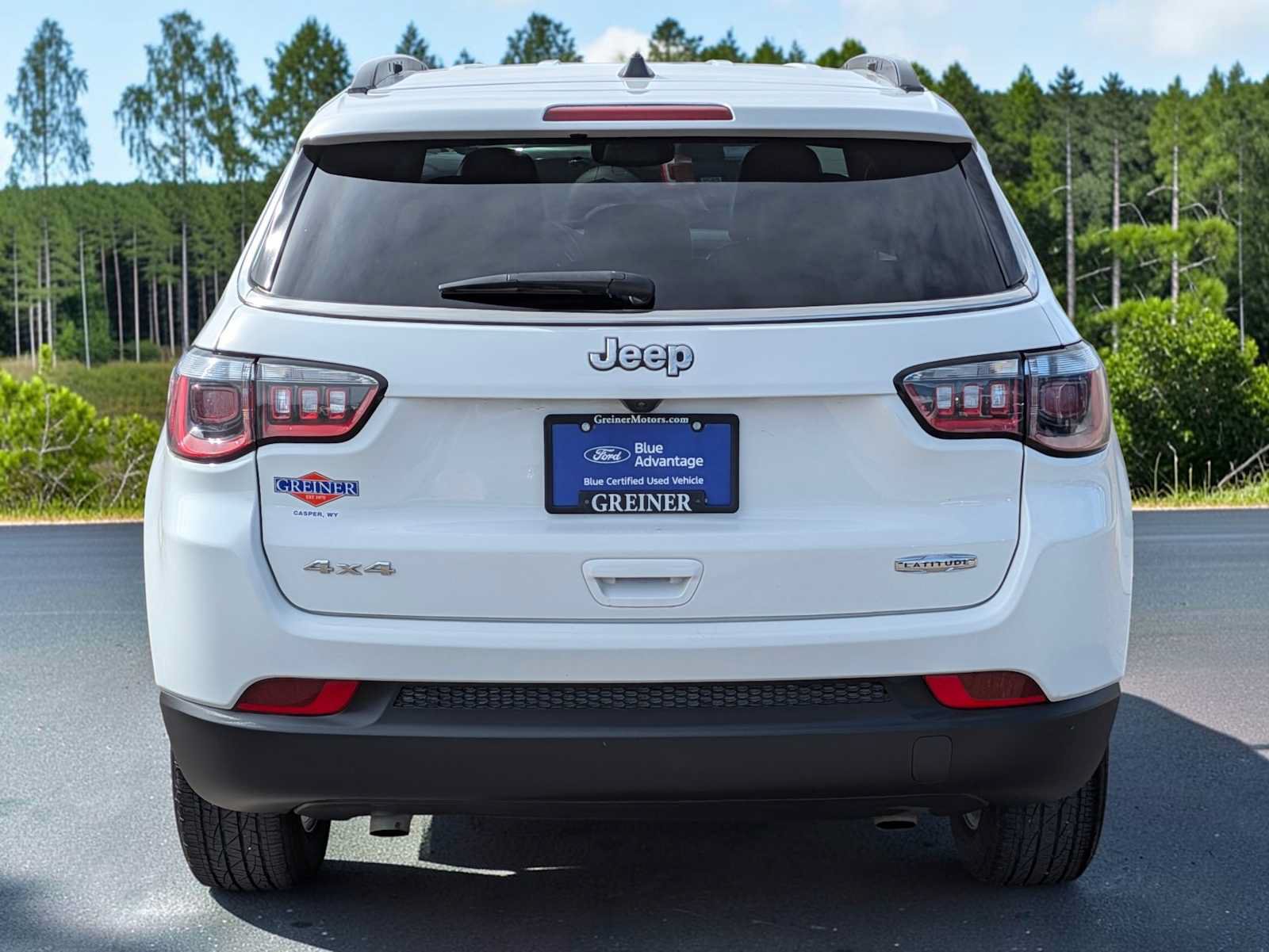 Used 2025 Jeep Compass Latitude AWD/4WD image 5
