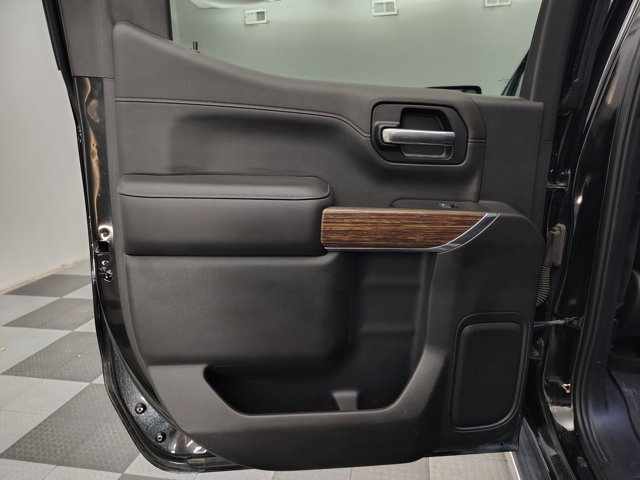 Used 2019 Chevrolet Silverado 1500 High Country w/ Technology Package AWD/4WD image 12