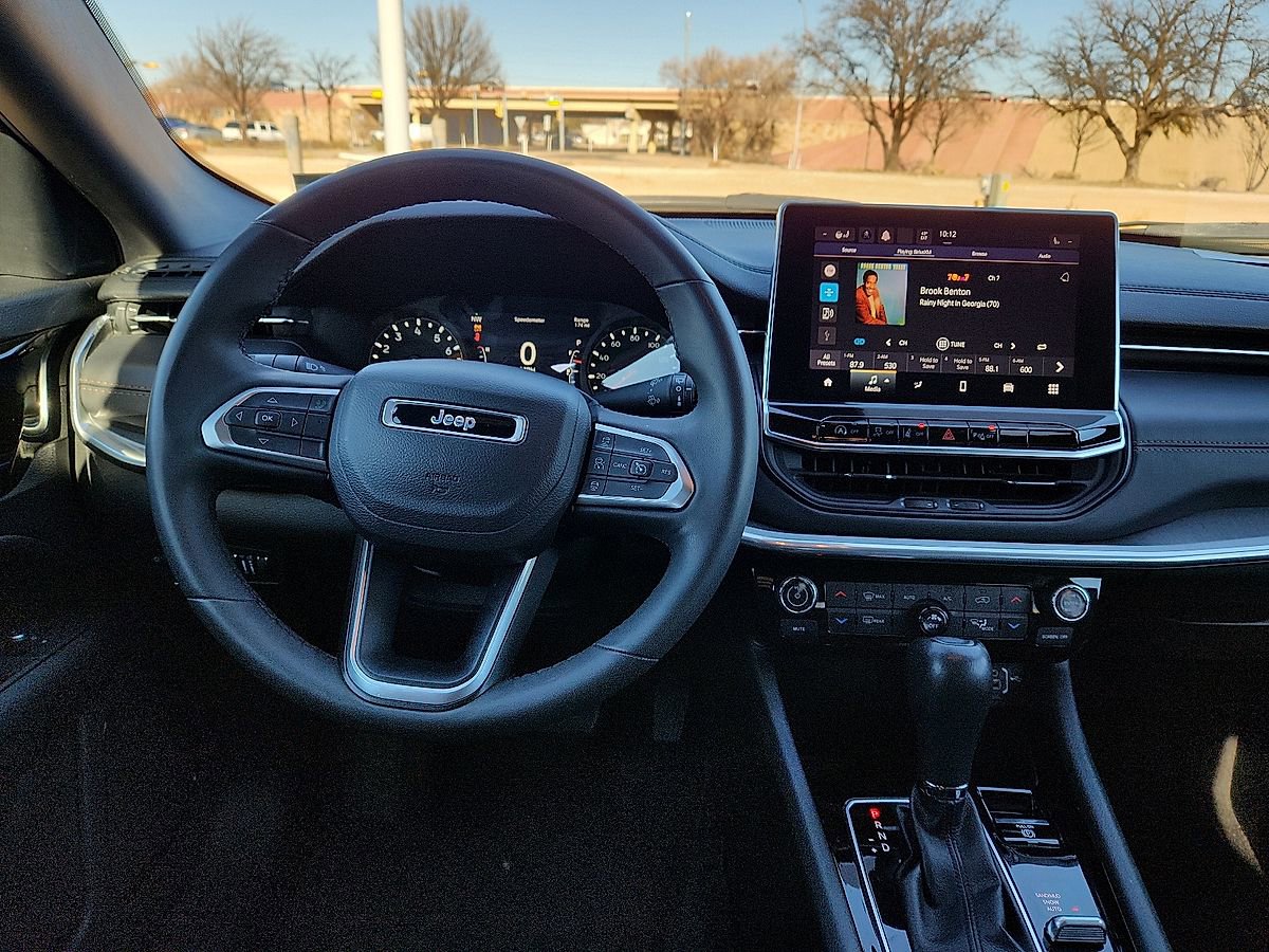 Used 2023 Jeep Compass Limited AWD/4WD image 6